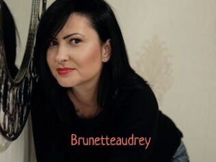 Brunetteaudrey