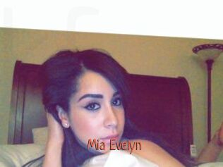 Mia_Evelyn