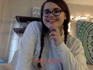 Miley_Lyons