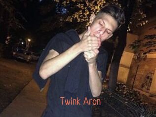 Twink_Aron