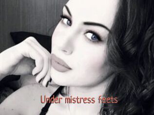 Under_mistress_feets